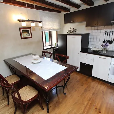 Midea Apartament *