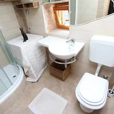 Midea Apartament *